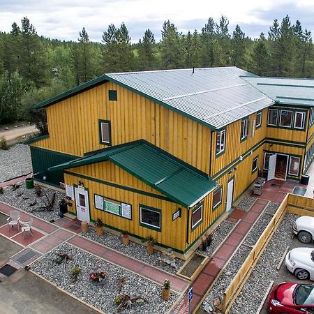 Hot Springs Campground & Hostel Upper Laberge Eksteriør billede