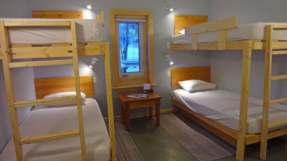 Hot Springs Campground & Hostel Upper Laberge Eksteriør billede
