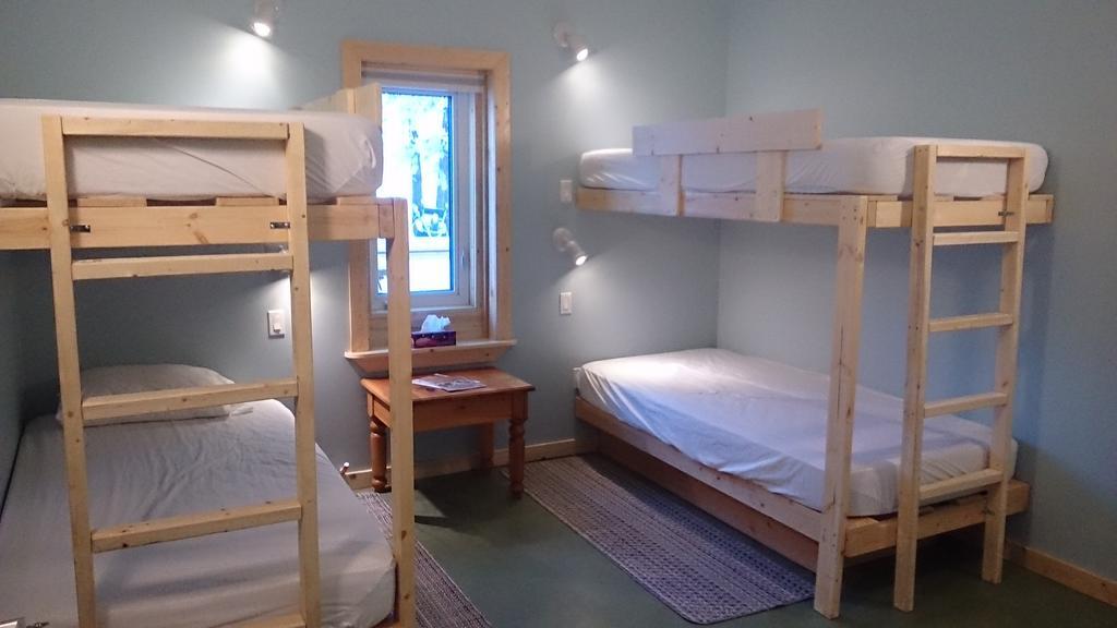 Hot Springs Campground & Hostel Upper Laberge Eksteriør billede